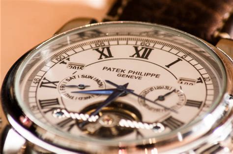 ciri ciri jam tangan patek philippe asli|More.